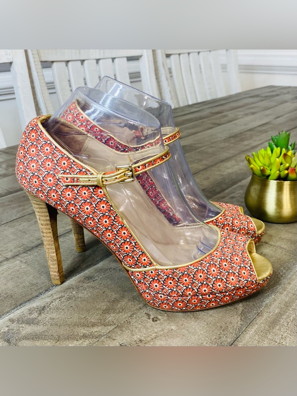 Coach Shea Floral Print Peep Toe Heels Gold Leather Mary Jane Strap Size 8.5